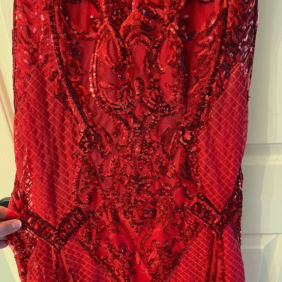 Gorgeous Amarra red sequin evening gown in size 4 - Picture 7 of 15